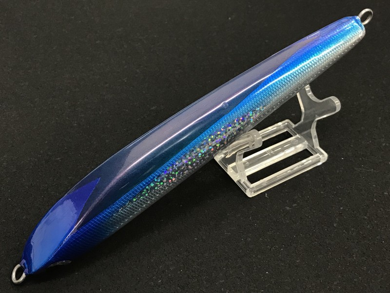 リップレスミノー湾紈ベイト　170mm スリム　　飛び魚カラー　54g